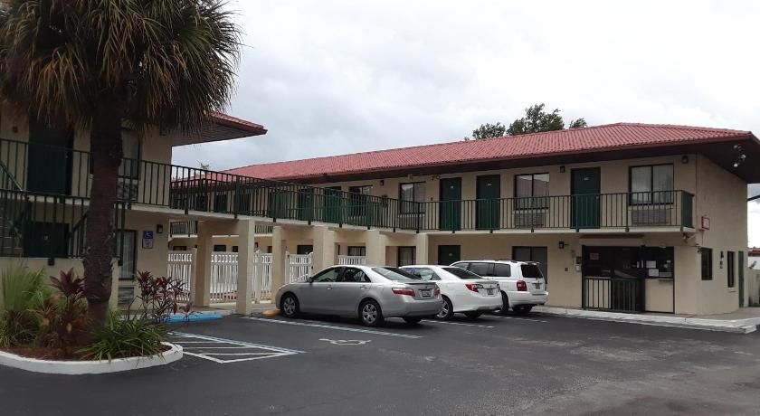 Riviera Motel photo