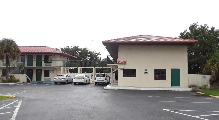 Riviera Motel photo