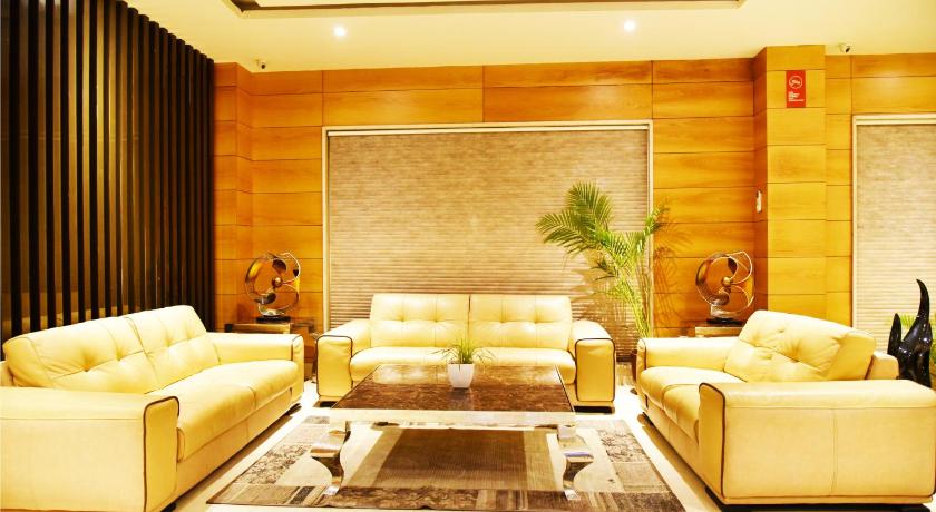 Shared lounge/TV area