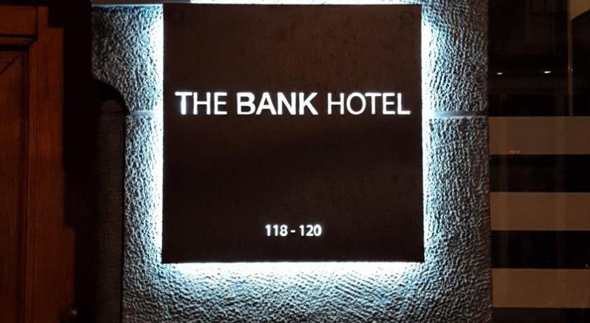 The bank hotel. Отель Room Mate Aitana в Амстердаме. Blow Bank отель.