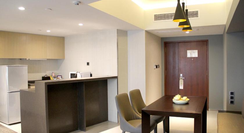 Фото: Люкс с 2 спальнями (2 Bedroom Suite) 11