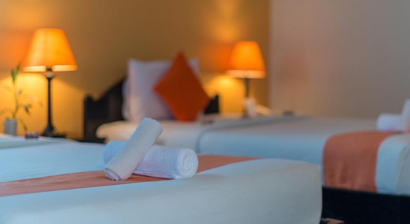 Image of Deluxe Double or Twin Bed 10