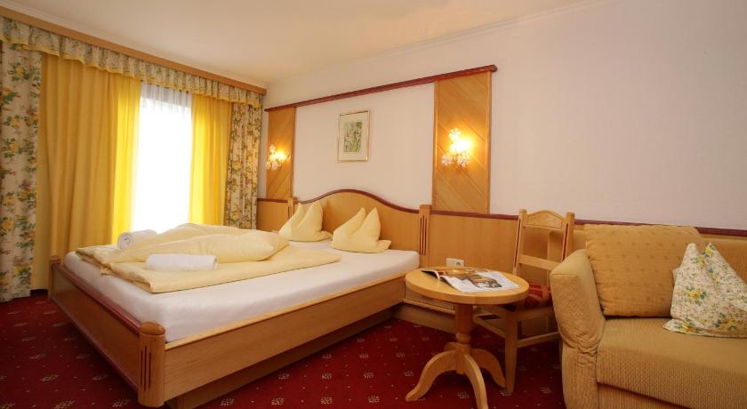 Image of Large Single Room 3