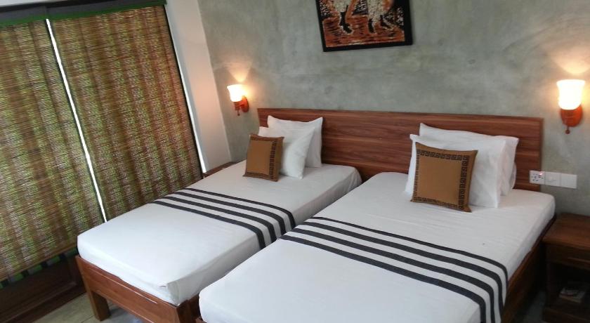 Green Wood Villa Negombo - image 45