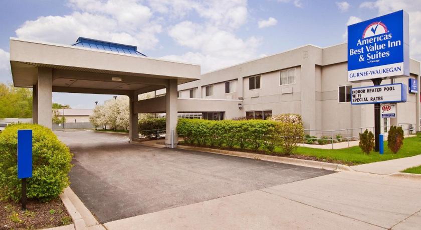 Americas Best Value Inn & Suites Waukegan Gurnee photo