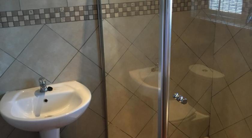 Image of Double Room with Private External Bathroom 3