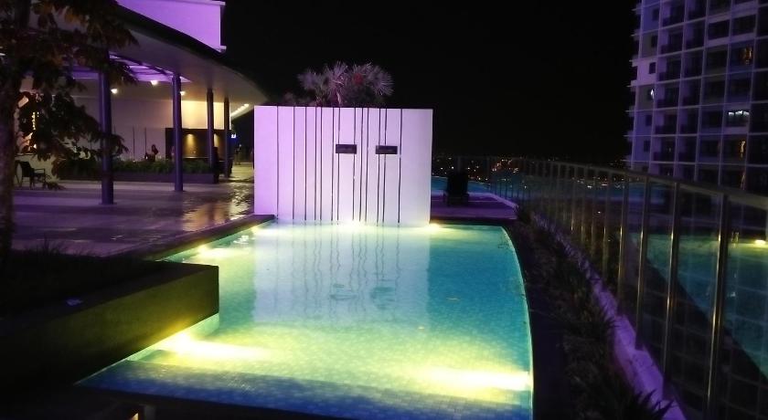 Image of Deluxe Two-Bedroom Apartment with Theme Park View 7
