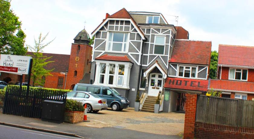 Gidea Park Hotel