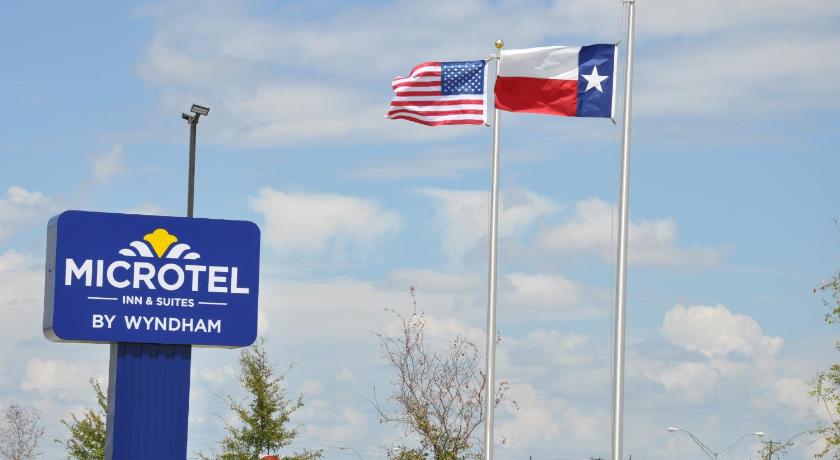 Microtel Inn and Suites by Wyndham Lubbock