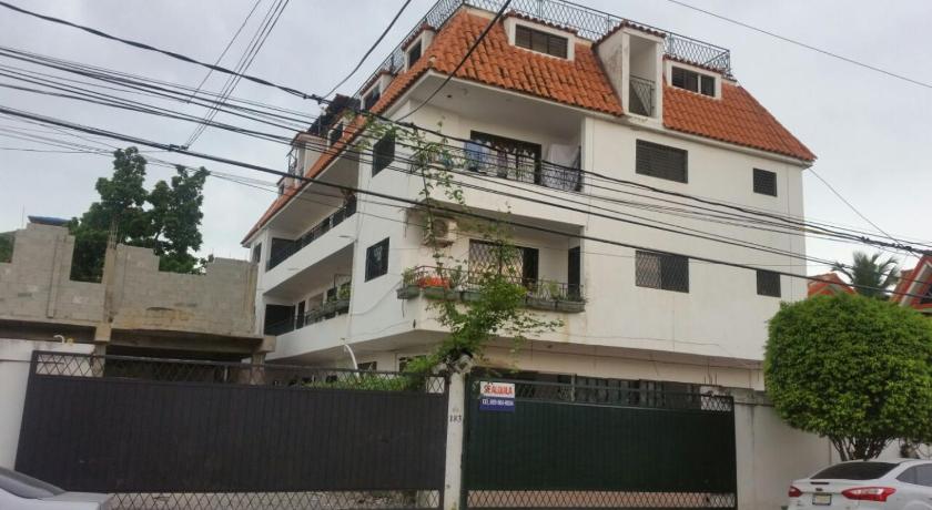 Adriano's Apartahotel — Hotel in Santo Domingo