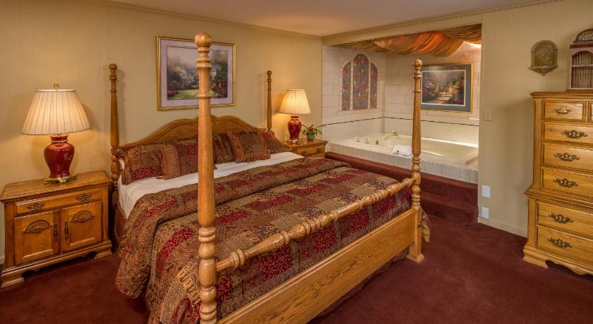 Goldmoor Inn & Resort