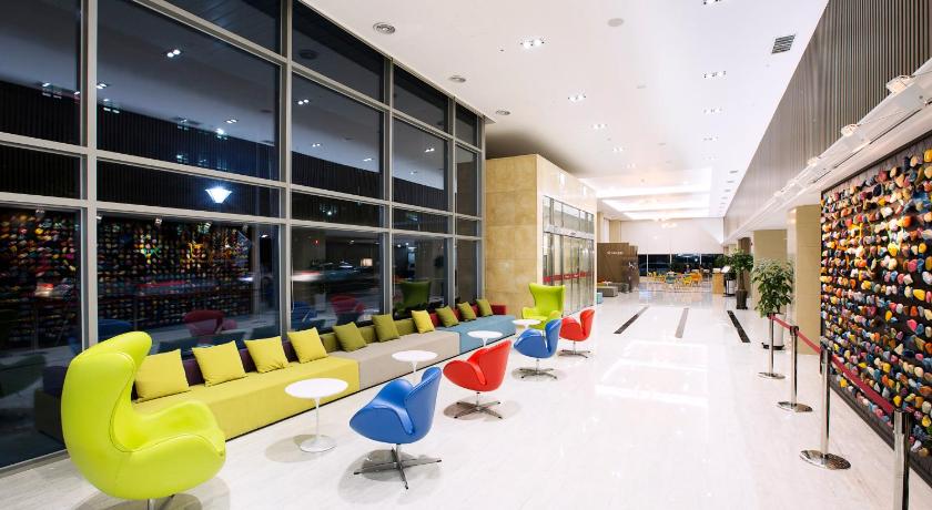 Jeju Ramada Jeju Cityhall 4-Star Hotel lobby