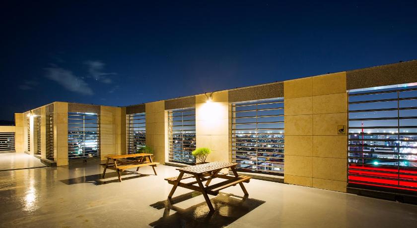 Jeju Ramada Jeju Cityhall 4-Star Hotel pool