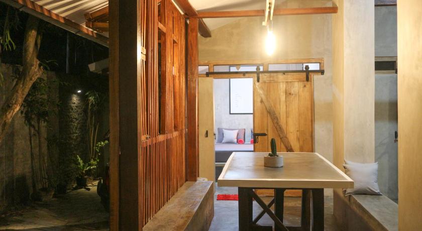 Image of Three-Bedroom House 7