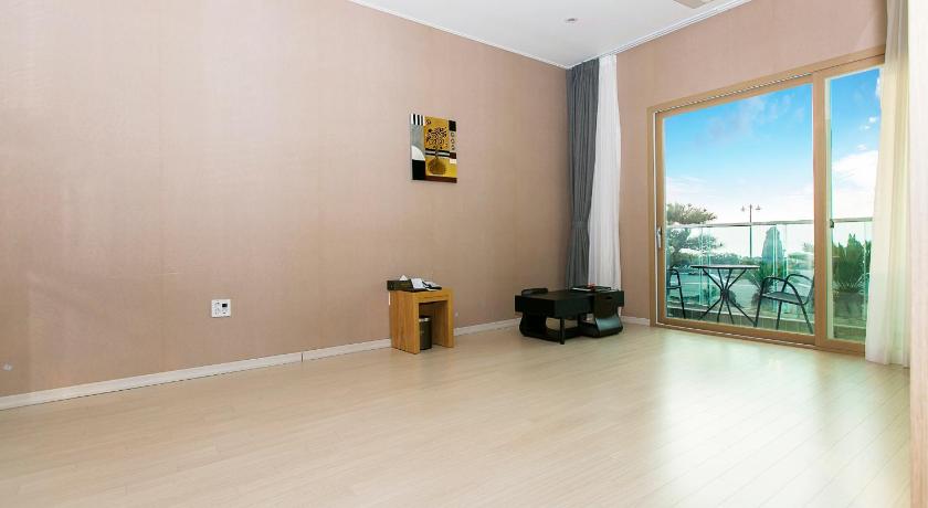 Jeju Rich Hotel photo