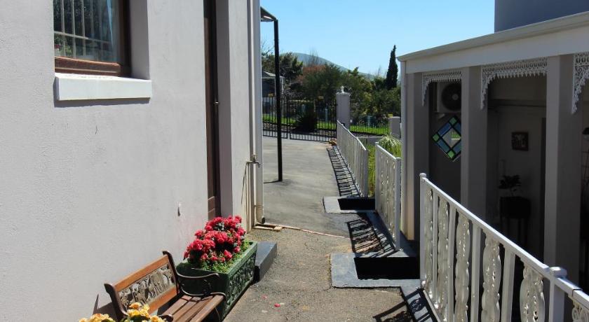 Deals on 6 on Andrag in Cape Town - Promotional Room Prices