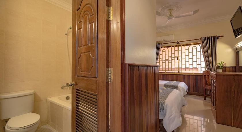 Image of Deluxe Family Room 8