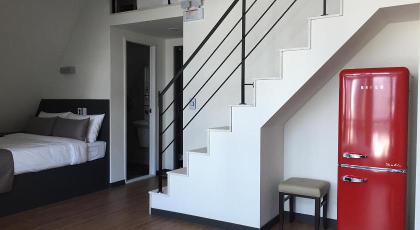 Image of Deluxe Family Suite 6