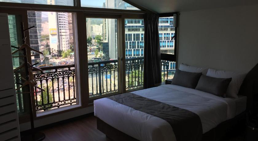 Image of Deluxe Family Suite 1