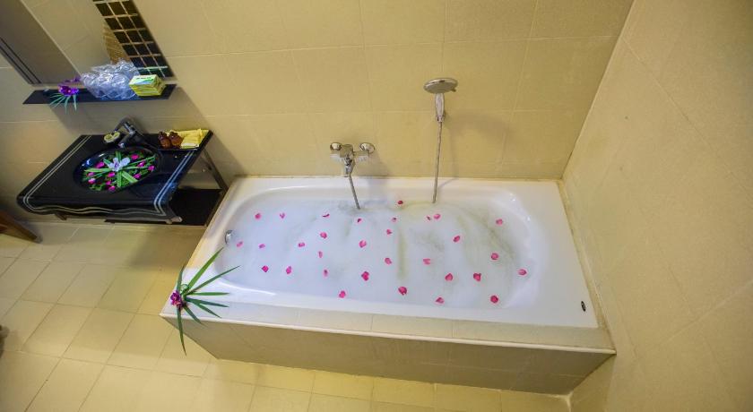 Image of Deluxe Triple Room 5