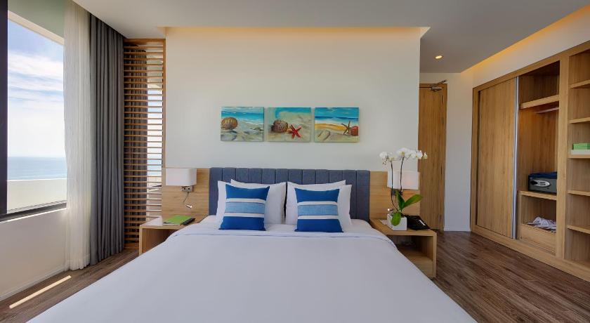 Image of Executive Family Suite 6