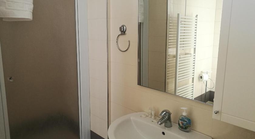 Residenza Piazza Dei Martiri 8 photo