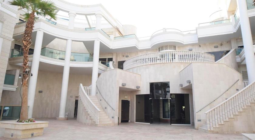 City Resort Palmore - image 24