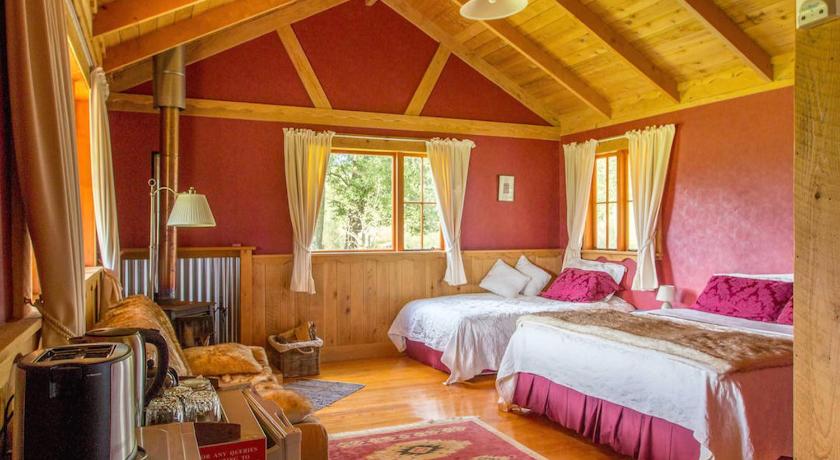Image of Cottage with River View 0