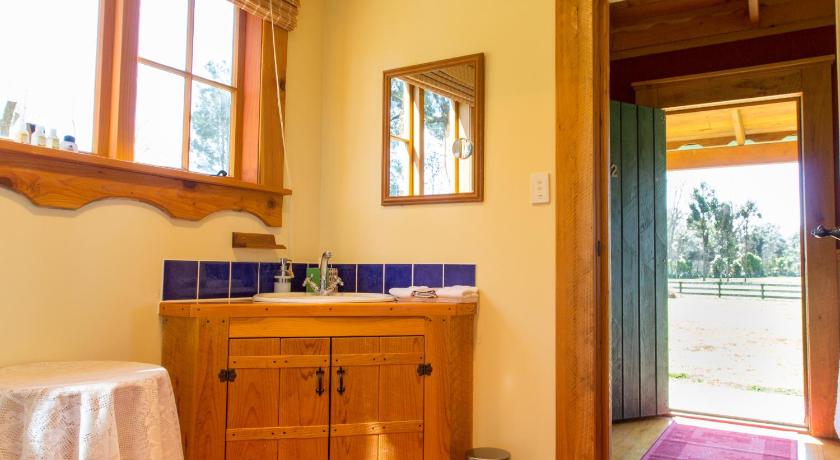 Image of Cottage with Mountain View 3