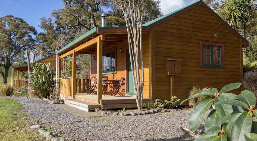 Image of Cottage with Mountain View 1