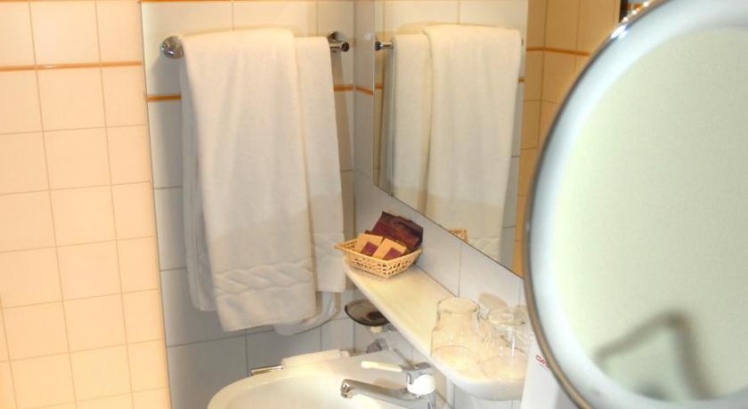 Hotel Gasthof Lowen photo