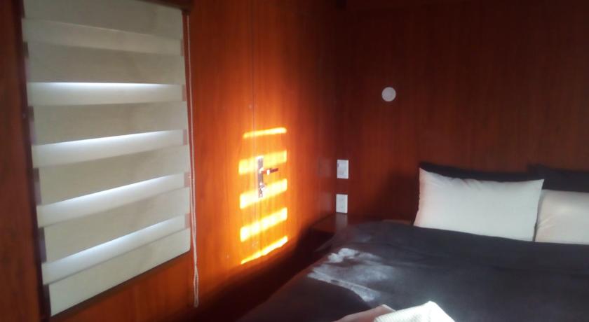 Image of Wagon Suite 4