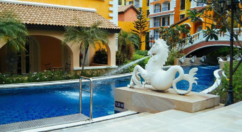 Venetian Signature PoolView Resort Jomtian Pattaya photo