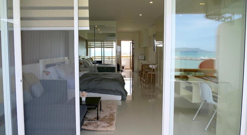 Sunshine Beach Condotel by Lux photo