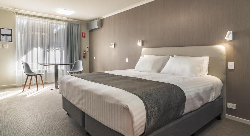 Argosy Motor Inn                                                                             photo