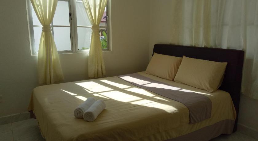 Double En-Suite Room with Four Poster Bed, Nas Villaria Langkawi in Langkawi