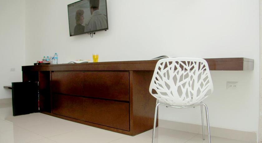 Image of Superior Deluxe Room with Mini Refrigerator and Garden View, 2 double beds 12