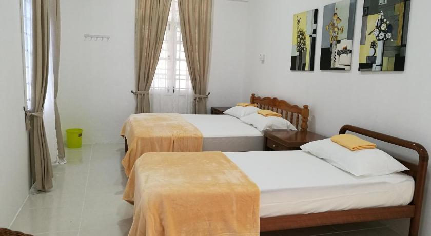 Image of Four-Bedroom House 9