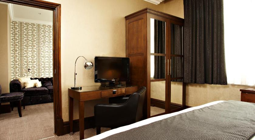 Image of King Magistrate Suite 10