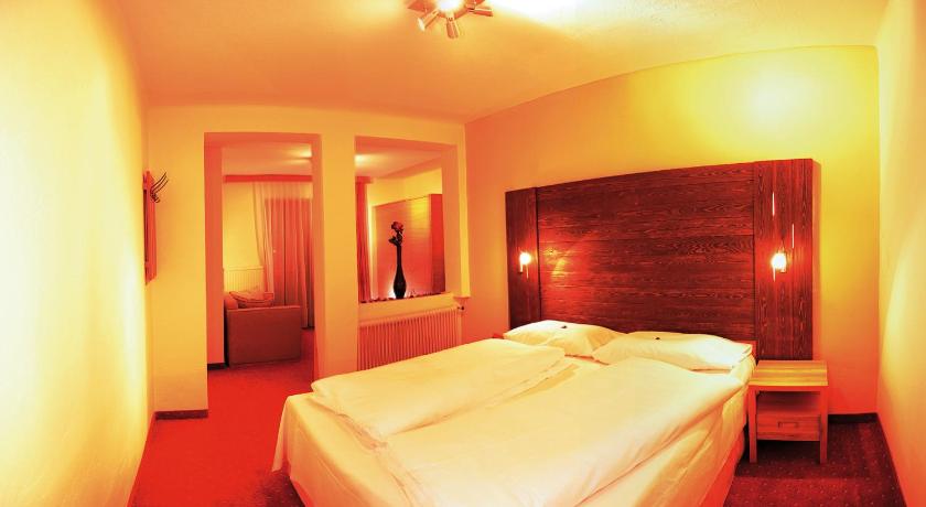 Image of Suite with Balcony 9