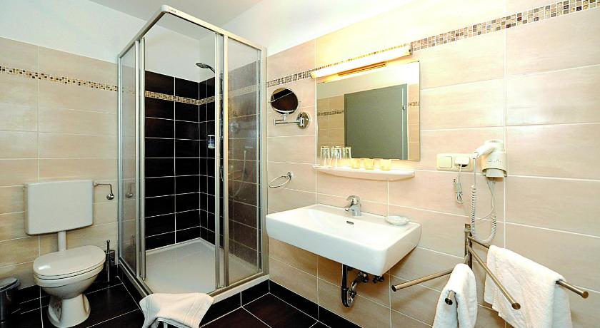Image of Superior Double Room with Balcony 3