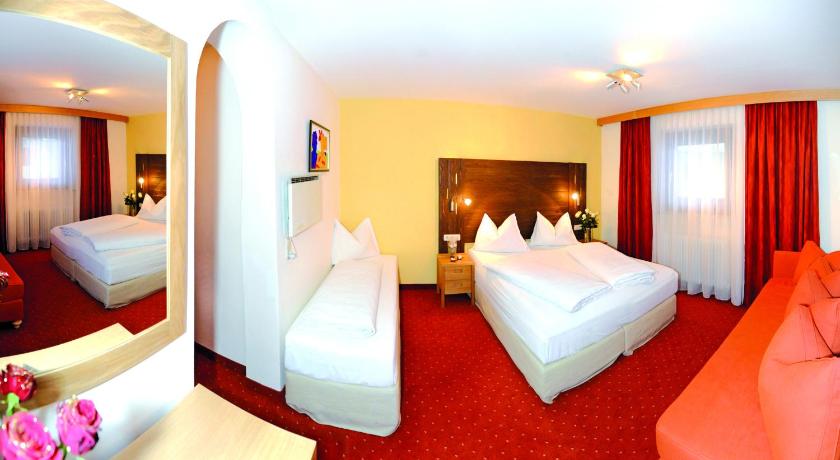 Image of Superior Double Room with Balcony 6