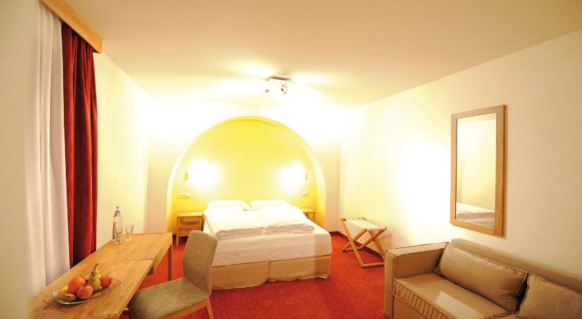 Image of Superior Double Room with Balcony 1