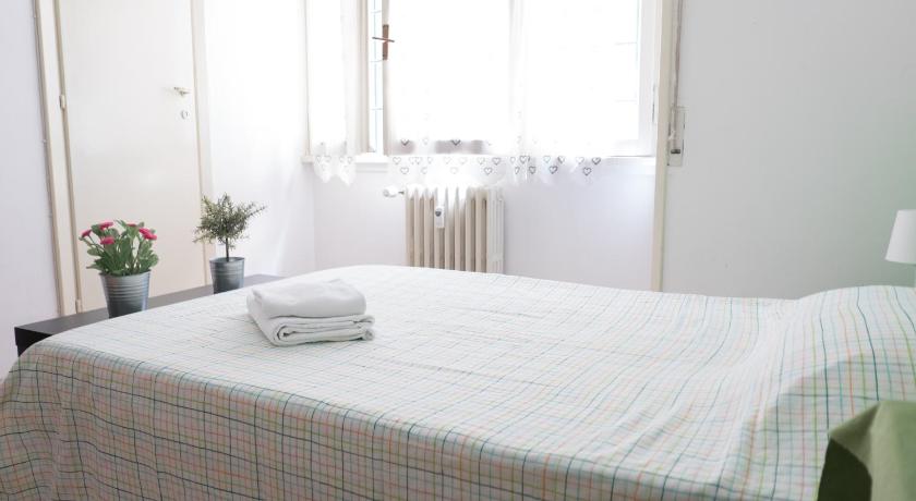 Image of Single room private en-suite 11