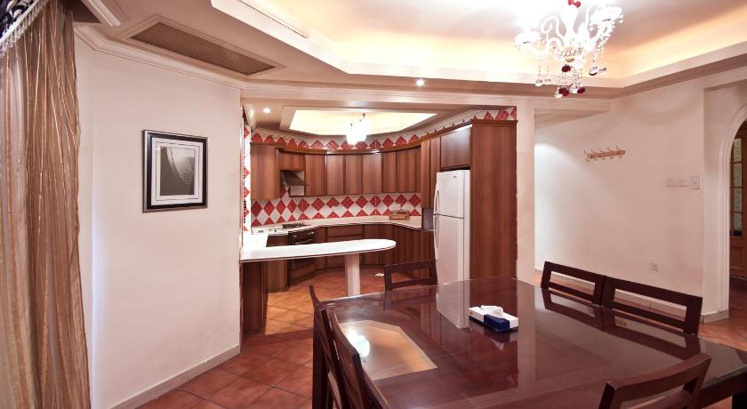 OYO 612 Royal Inn Villas photo