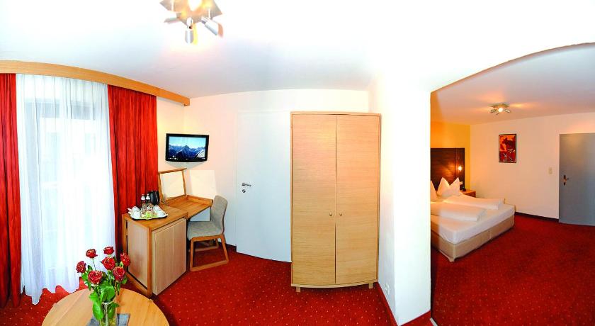 Image of Suite with Balcony 3
