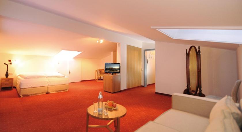 Image of Suite with Balcony 5