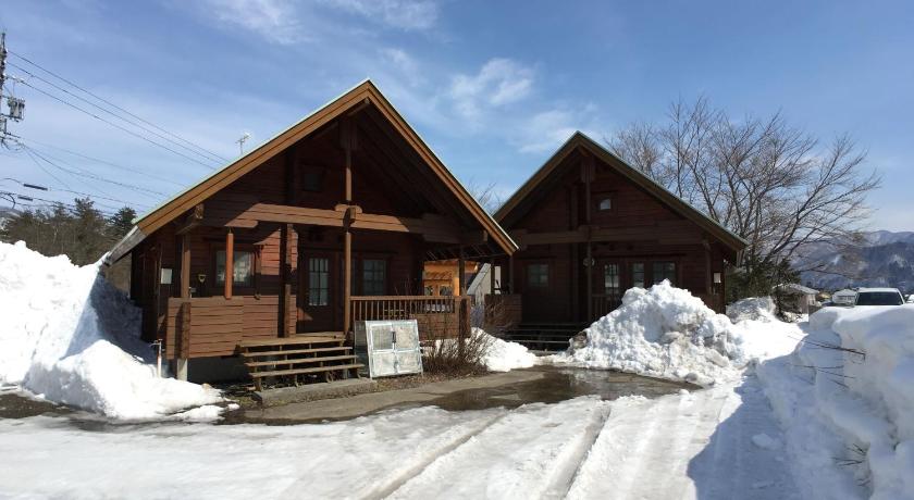 Log Cottage Tomato — Hotel in Hakuba