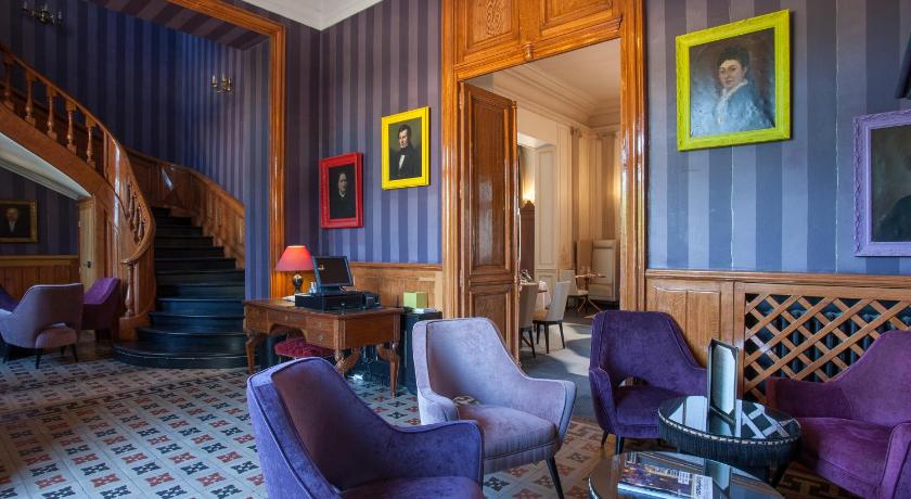 Chateau des Reynats photo