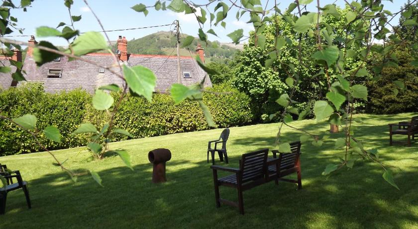 Hillcrest Guest House — Hotel in Llangollen